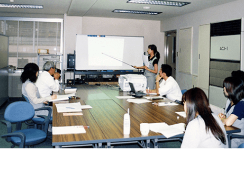 2000年　社内会議の画像